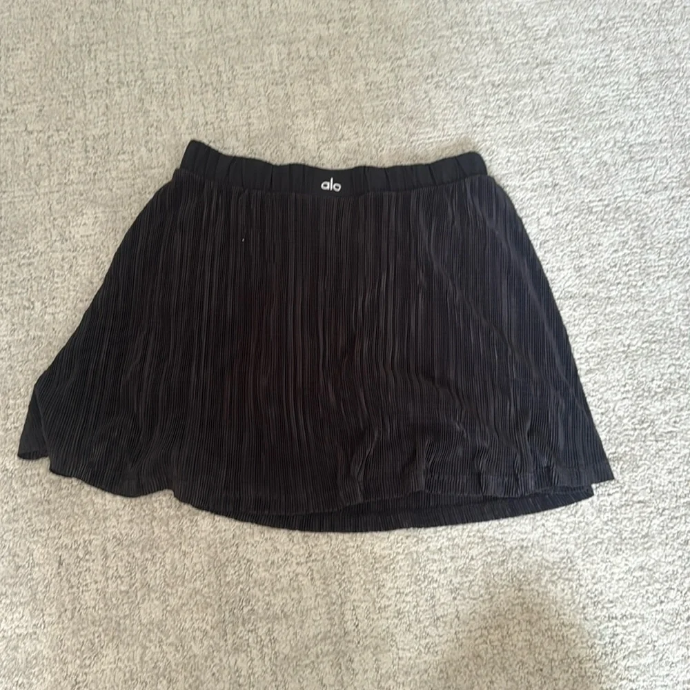 Women’s black alo tennis skirt size medium